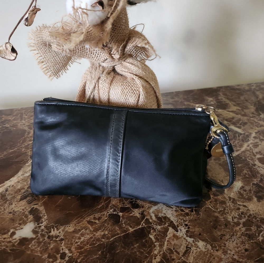 Coach Leather & Nylon Wristlet Black + 3 hang tags - EUC - Picture 7 of 13